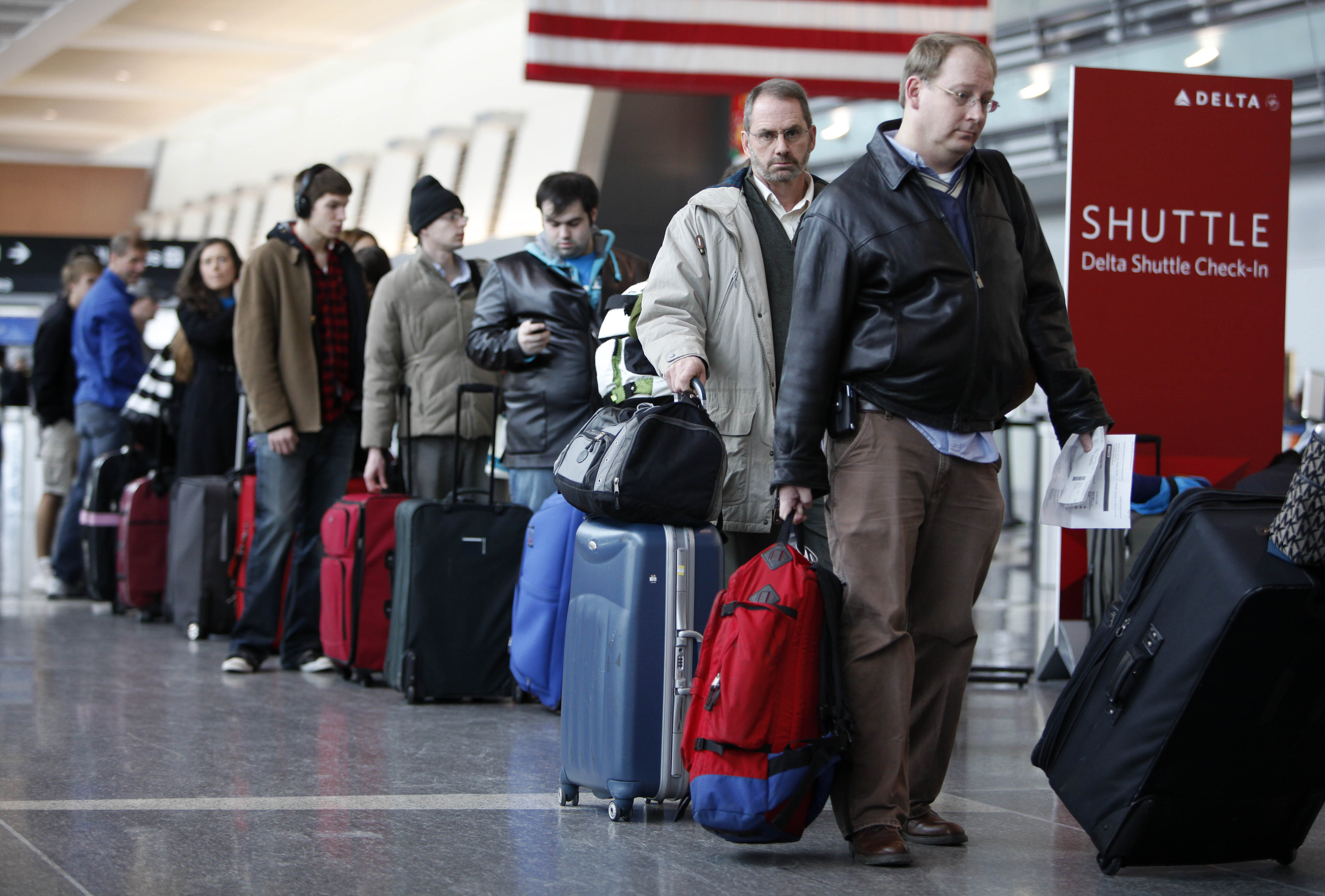 With holiday season underway, COVID ticks up in Boston area | GBH