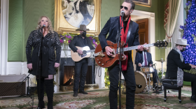 Eric Church Sings "Joy to the World"