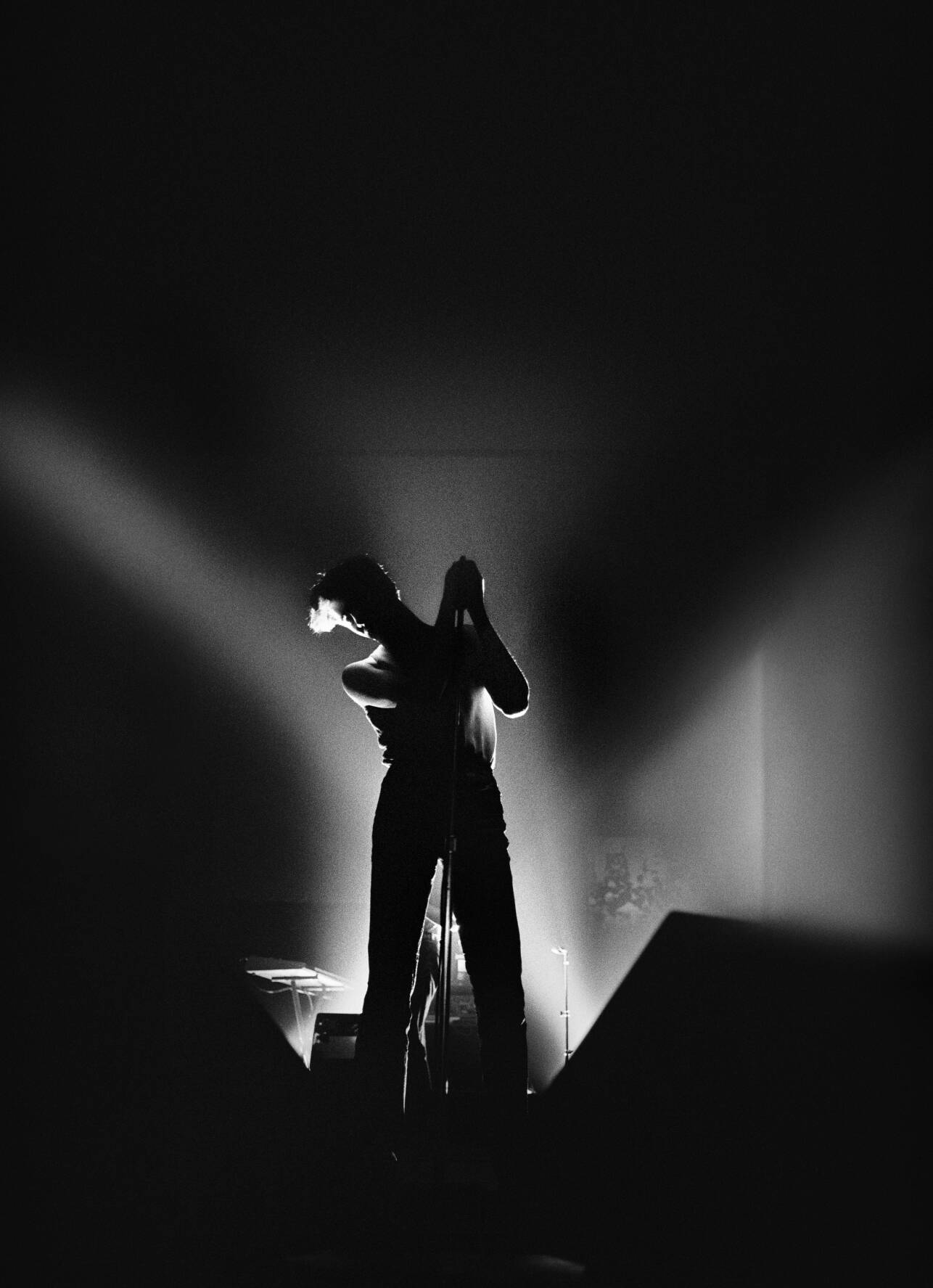 Member of the pop music group "Human League", Susan Sulley, performing on stage