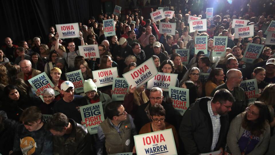 Democratic Presidential Candidate Sen. Elizabeth Warren Campaigns In Iowa