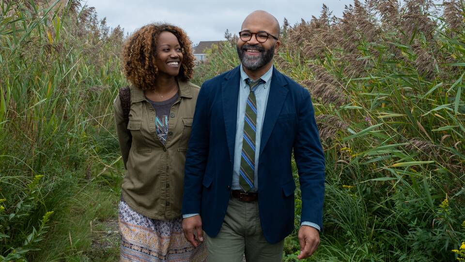 Erika Alexander as Coraline and Jeffrey Wright as Thelonious "Monk" Ellison in <em>American Fiction</em>.
