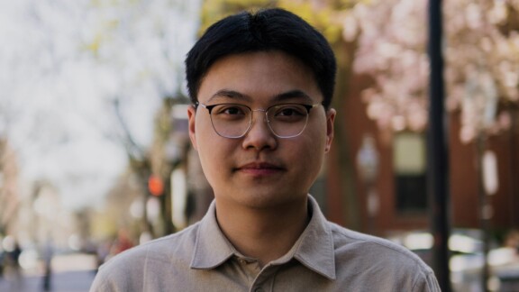 Philip Hoang Headshot.jpg
