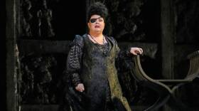 Jamie Barton sings "O Don Fatal"