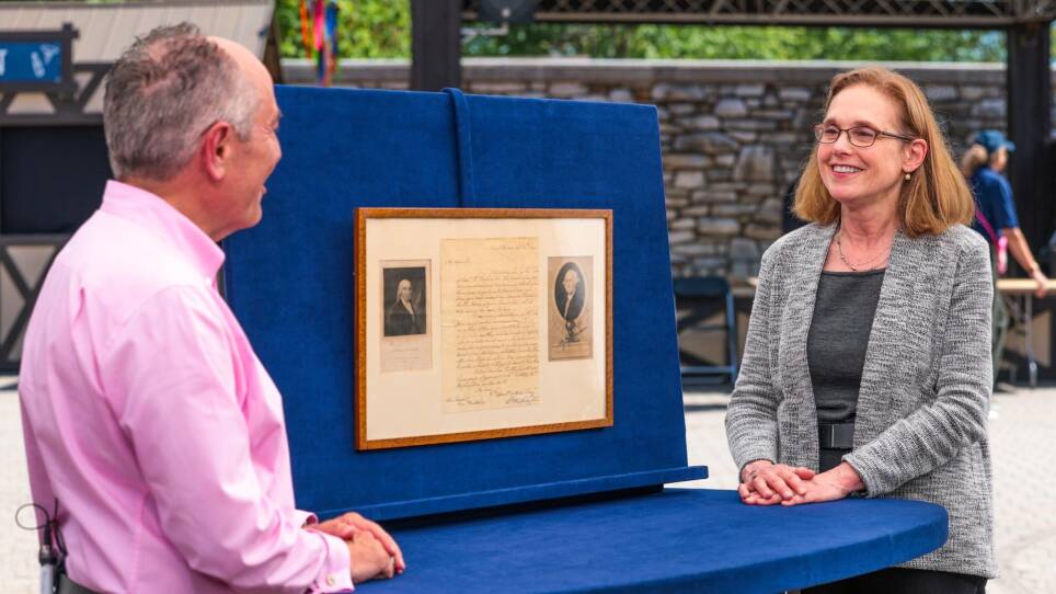 Grant's Farm, Hour 1