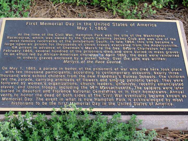 A plaque depicting the first memorial day in the United States of America, May 1, 1865.