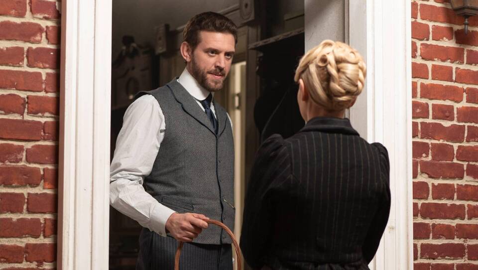 Miss Scarlet Season 5