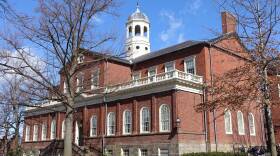 Harvard_Hall_-_Harvard_University_-_DSC00655 (1)_1.jpg