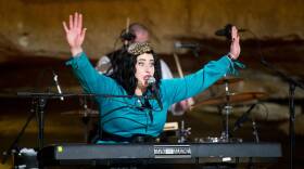 Davina and The Vagabonds - "I'd Rather Go Blind"