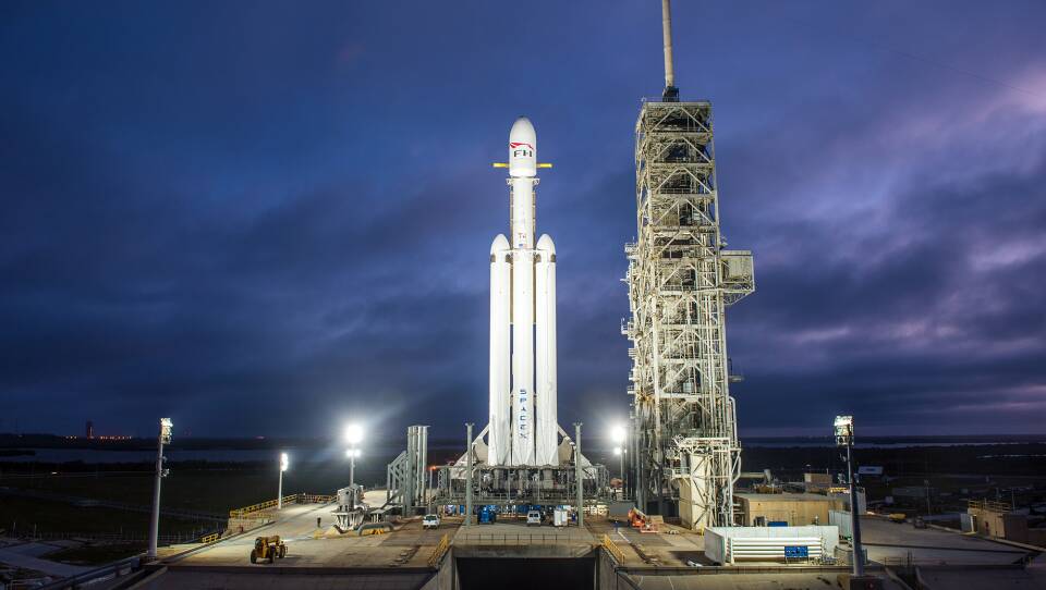 space-x-1_custom-c6bb6cc817231989b47b8701f339ce51379f80b1.jpg