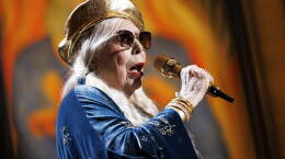 Joni Mitchell Sings Summertime