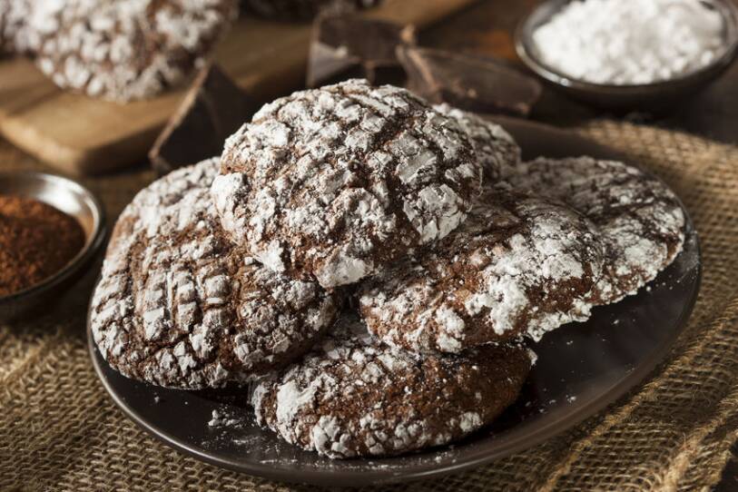 Chocolate Crinkle Cookies with Powdered Sugar