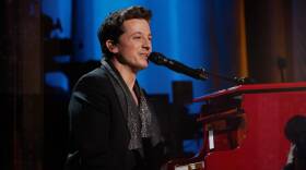 Charlie Puth Performs "Don't Let the Sun Go Down on Me"