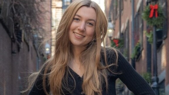 Sophia Lange Headshot.jpeg