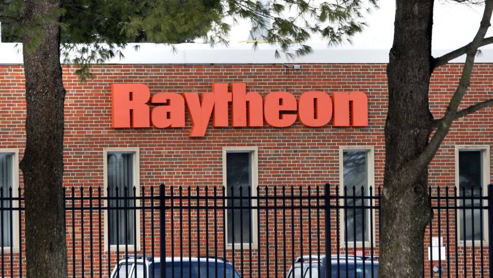 Earns Raytheon