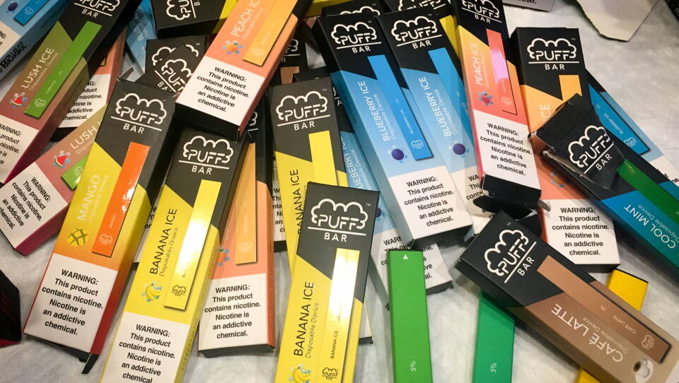 Teens Are Still Vaping Flavors, Thanks To New Disposable Vape Pens | GBH Teens Are Still Vaping Flavors, Thanks To New Disposable Vape Pens | GBH