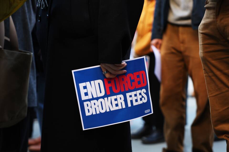 241113-NYC-broker-fees.jpeg